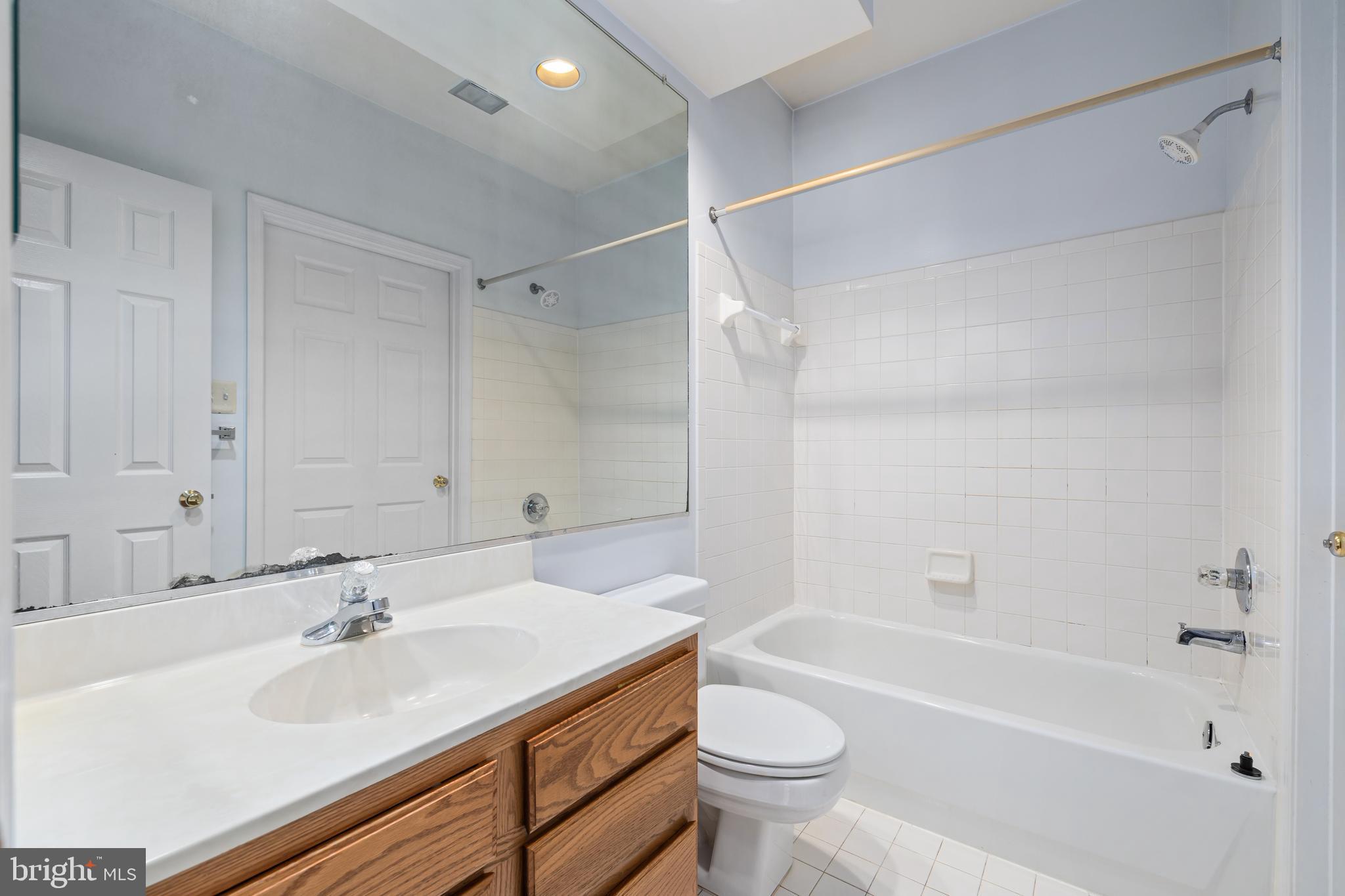 ETON SQUARE - Residential