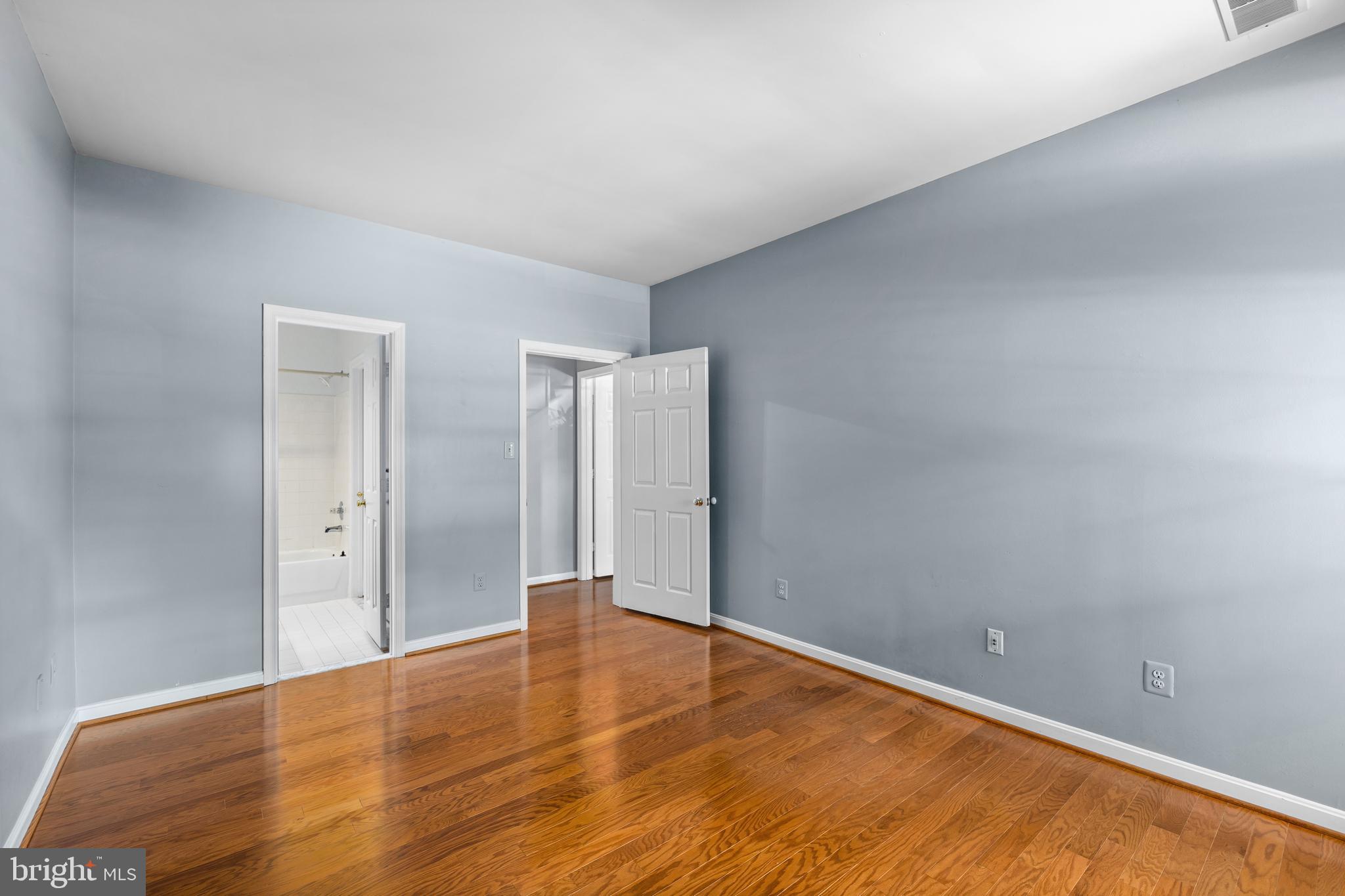 ETON SQUARE - Residential