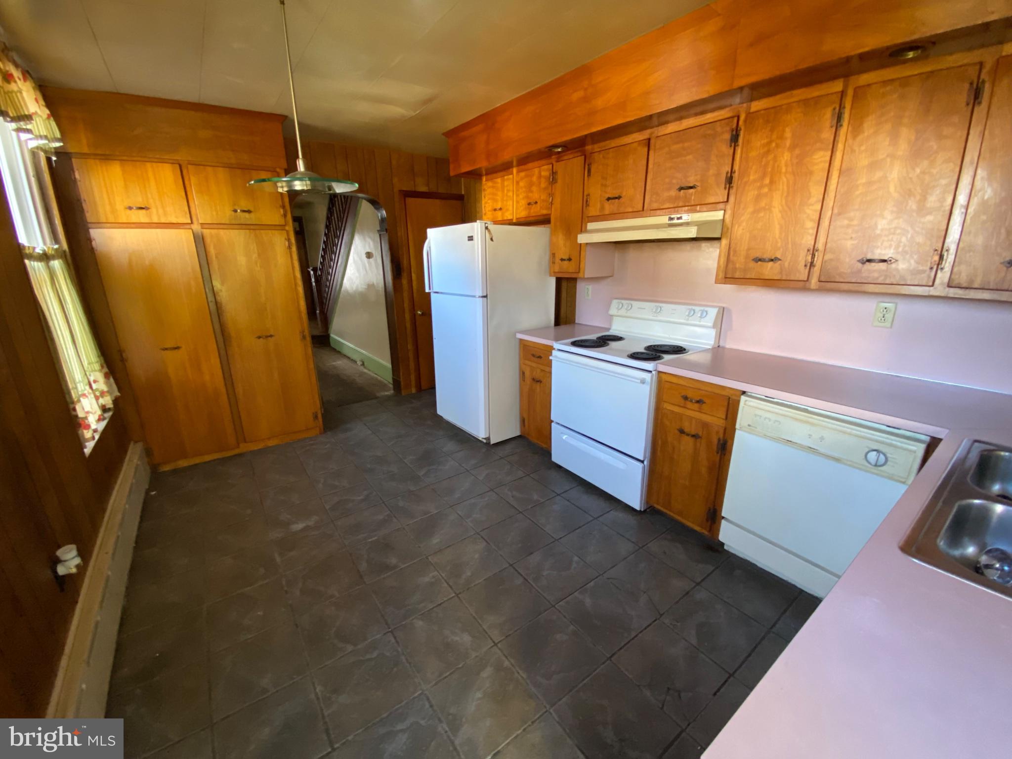305 S 2ND STREET