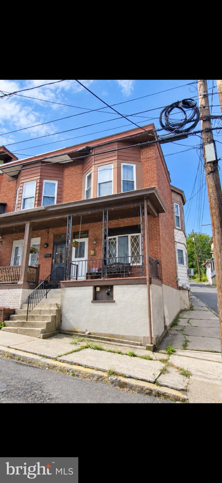 305 S 2ND STREET