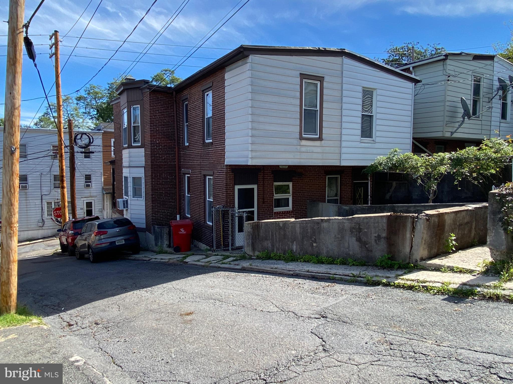 305 S 2ND STREET