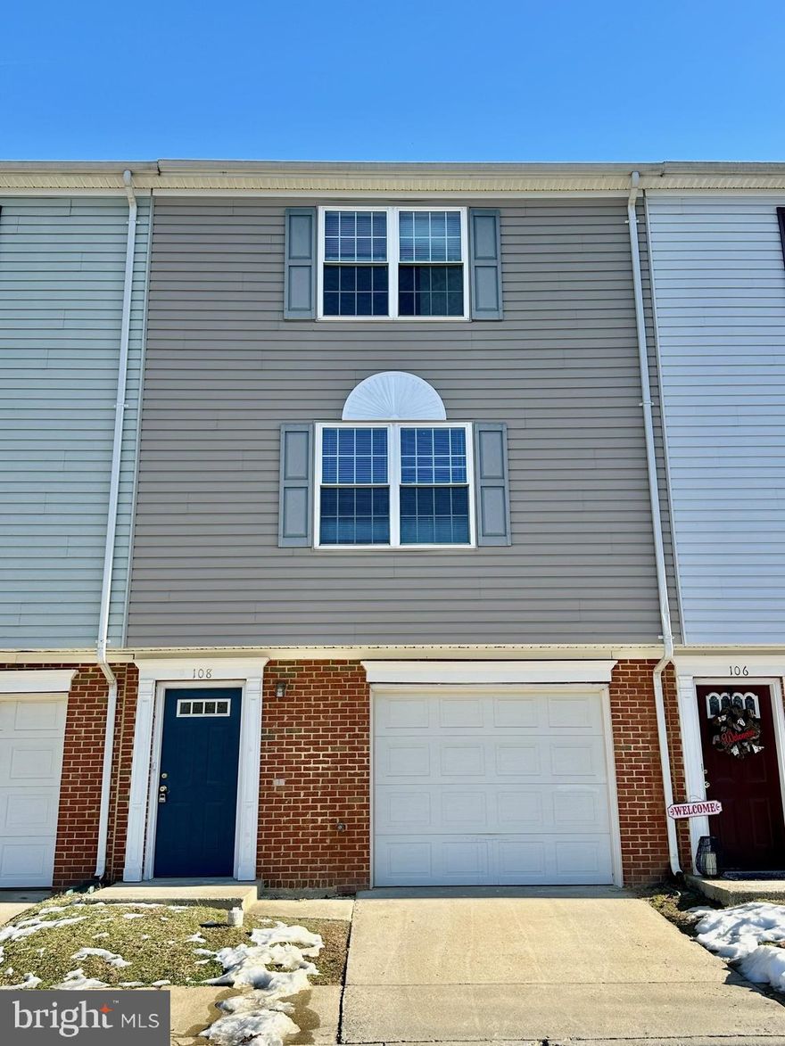 Beautiful townhome in the desirable, centrally located community of Bells Run! Just minutes from I-95, Stafford Courthouse, and much more! This home boasts gray plank flooring, carpet, an open floorplan with a spacious kitchen featuring granite countertops and appliances. Step out from the dining/living area into your backyard. The upper level offers 3 generous bedrooms and 2 full bathrooms. This gorgeous home is move-in ready with a 1-car garage with additional parking available. Community amenities include a business center, pool, playgrounds, and 24-hour maintenance. The home has been professionally cleaned and is ready for immediate occupancy!
