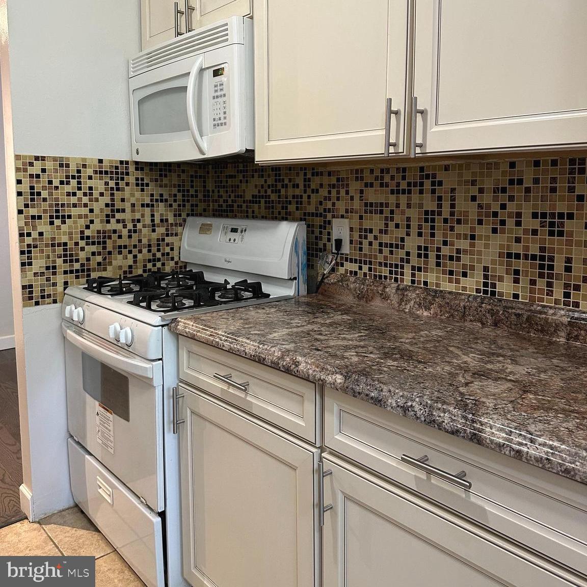 MAYFLOWER SQUARE - Residential Lease