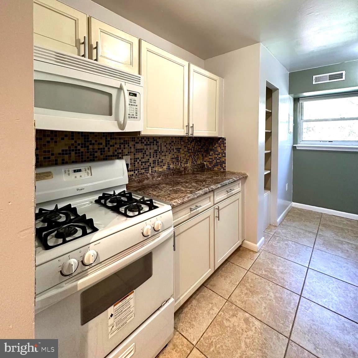 MAYFLOWER SQUARE - Residential Lease