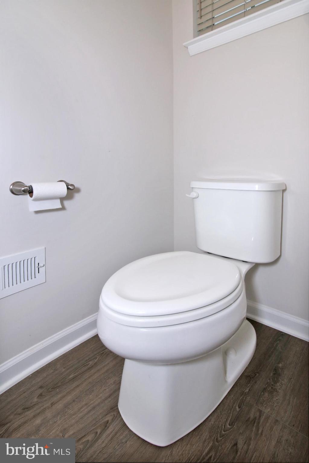 STRAY WINDS FARM - Residential