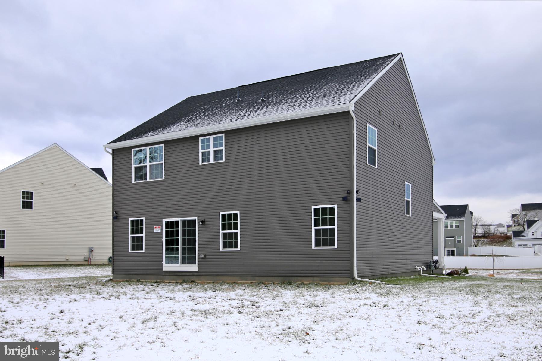 STRAY WINDS FARM - Residential