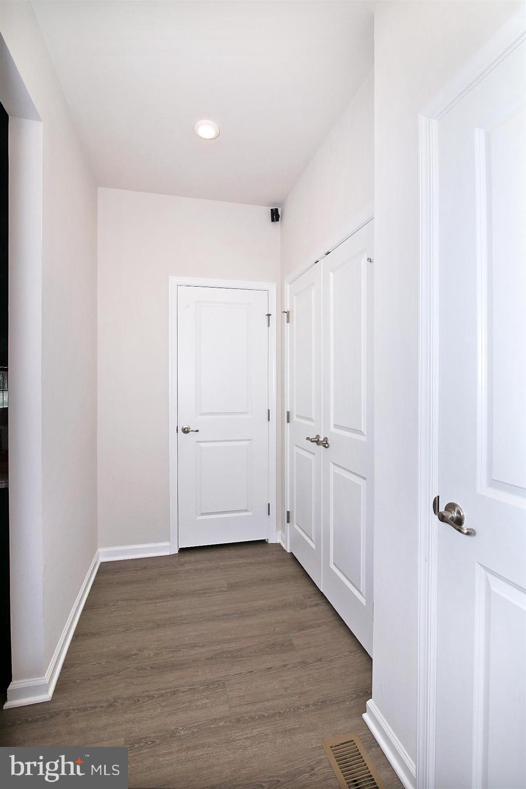 STRAY WINDS FARM - Residential