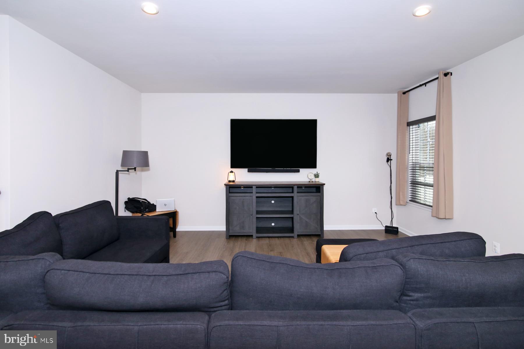 STRAY WINDS FARM - Residential