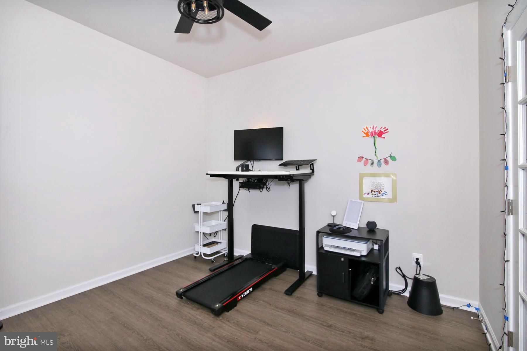 STRAY WINDS FARM - Residential