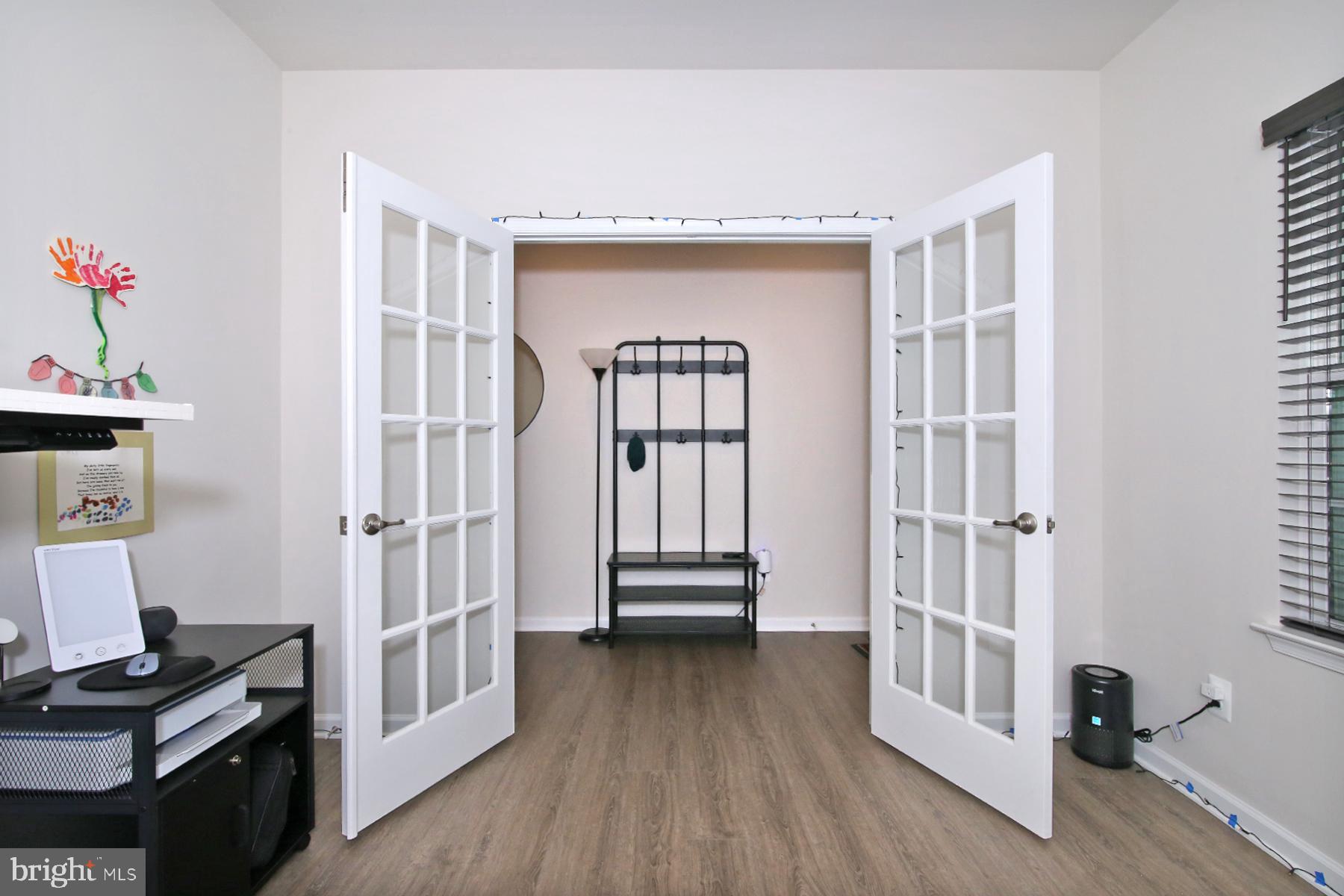 STRAY WINDS FARM - Residential