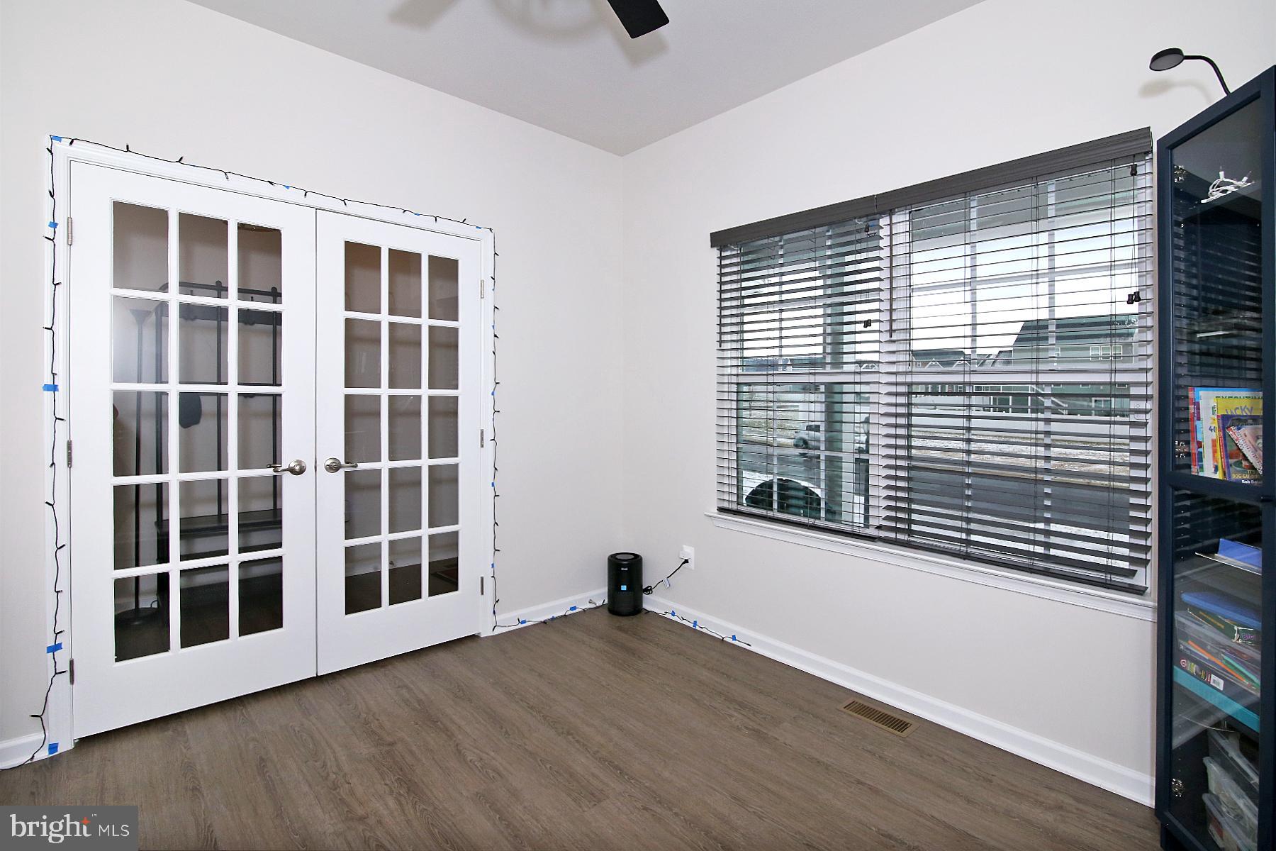 STRAY WINDS FARM - Residential