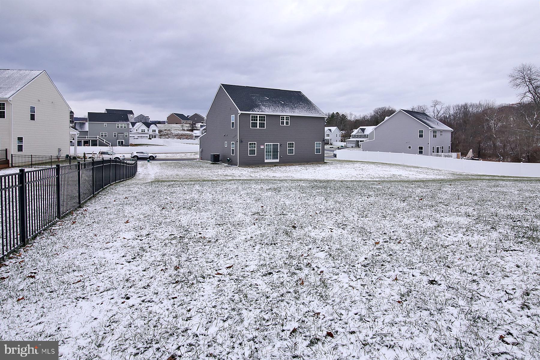 STRAY WINDS FARM - Residential