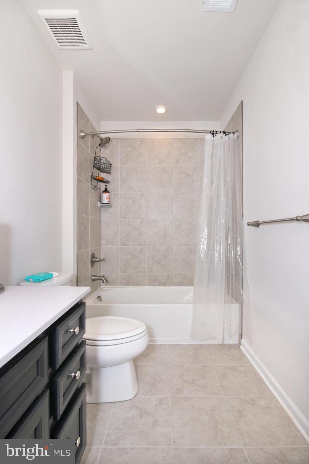 STRAY WINDS FARM - Residential