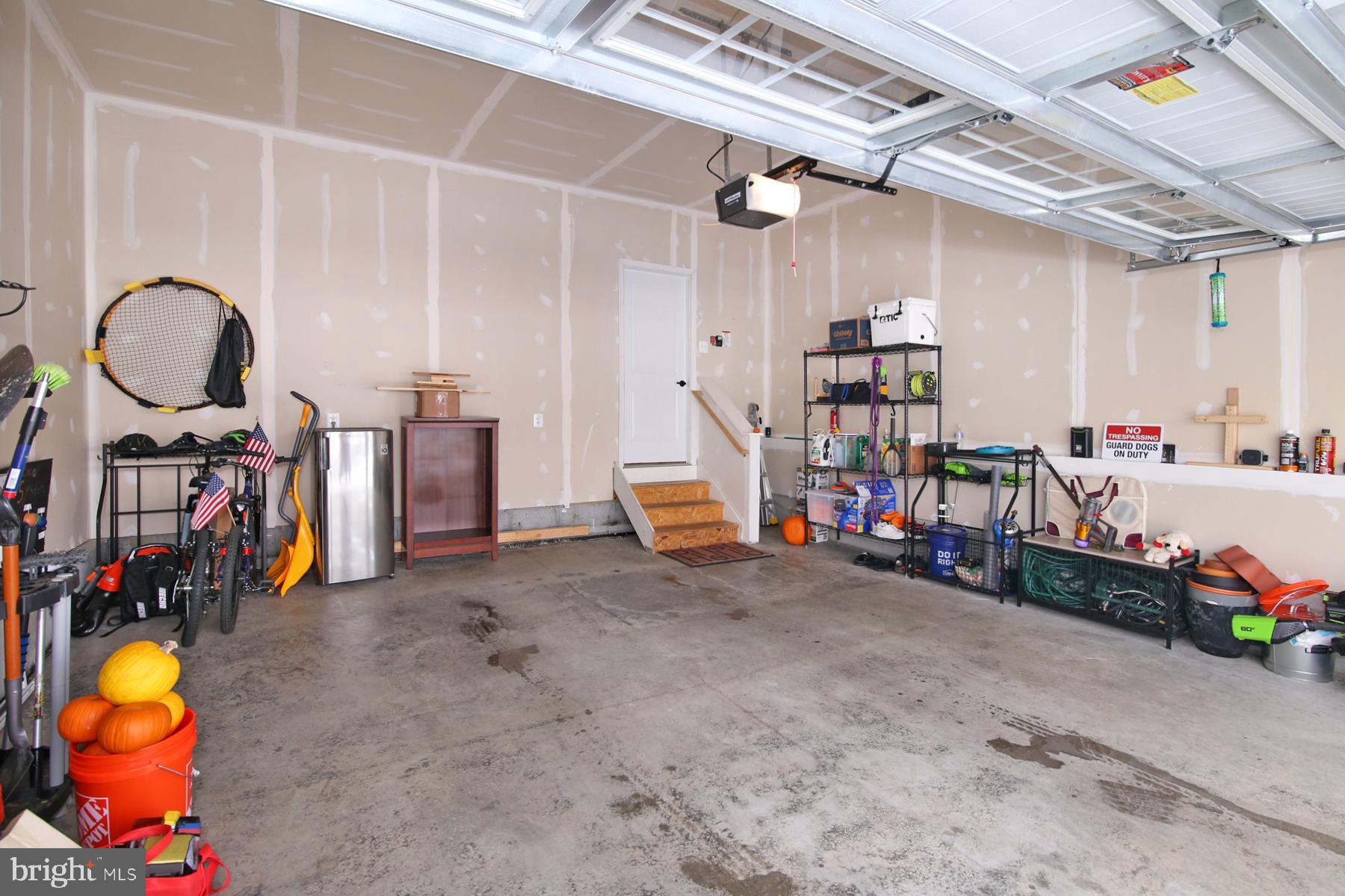 STRAY WINDS FARM - Residential