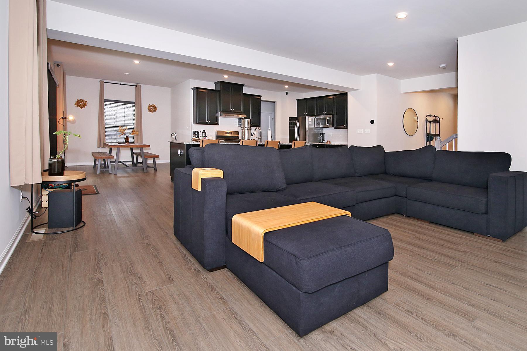 STRAY WINDS FARM - Residential