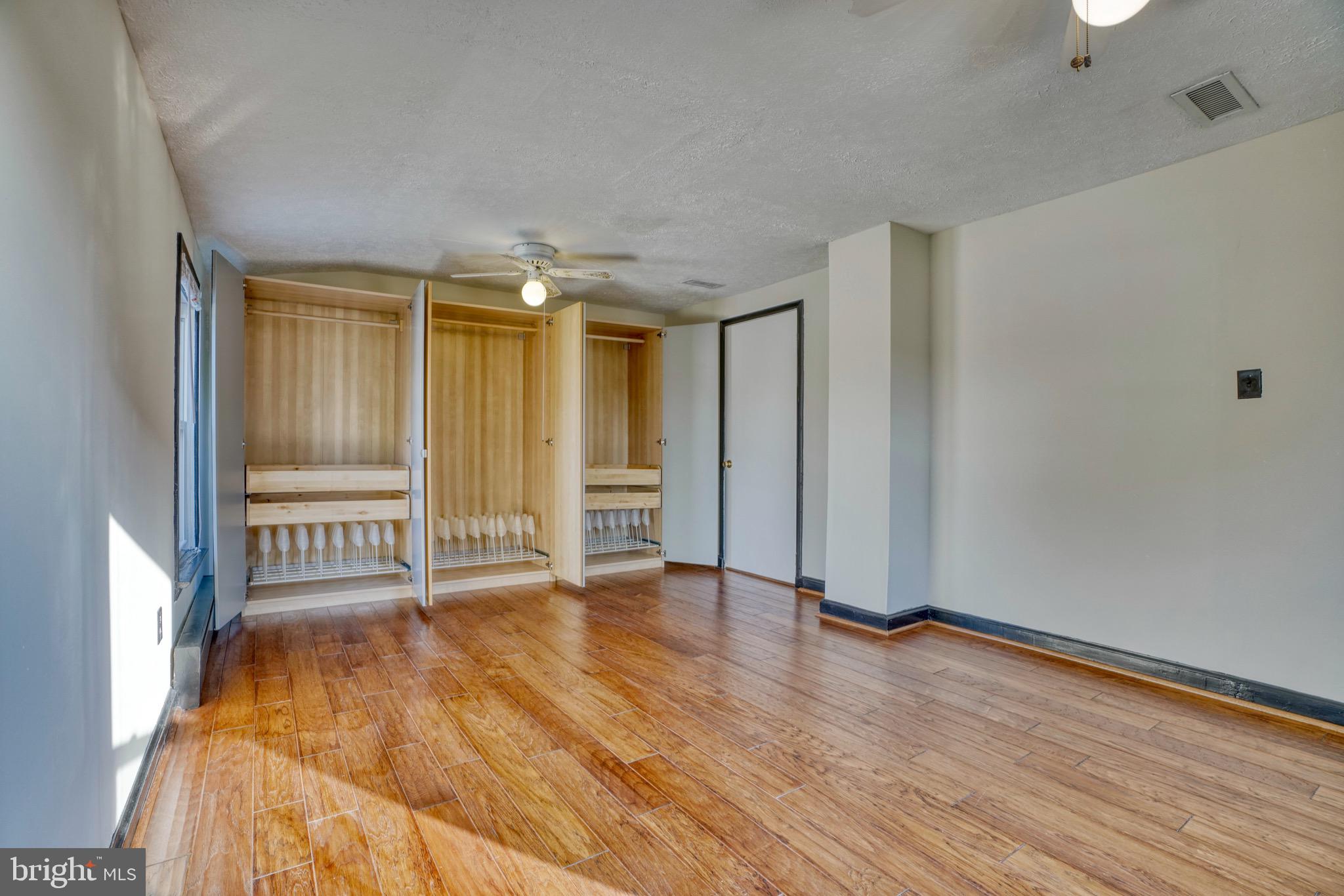 BROOKVIEW - Residential