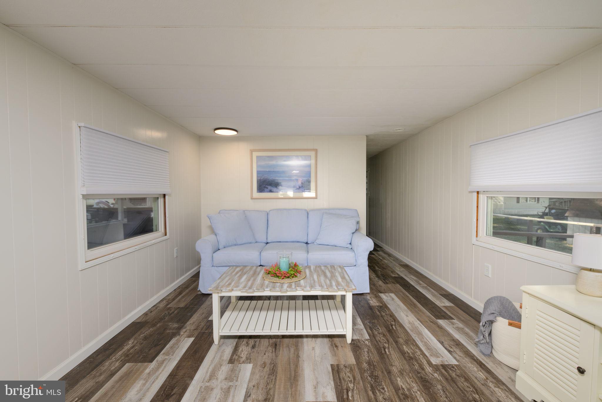 WHITE HOUSE BEACH - Residential
