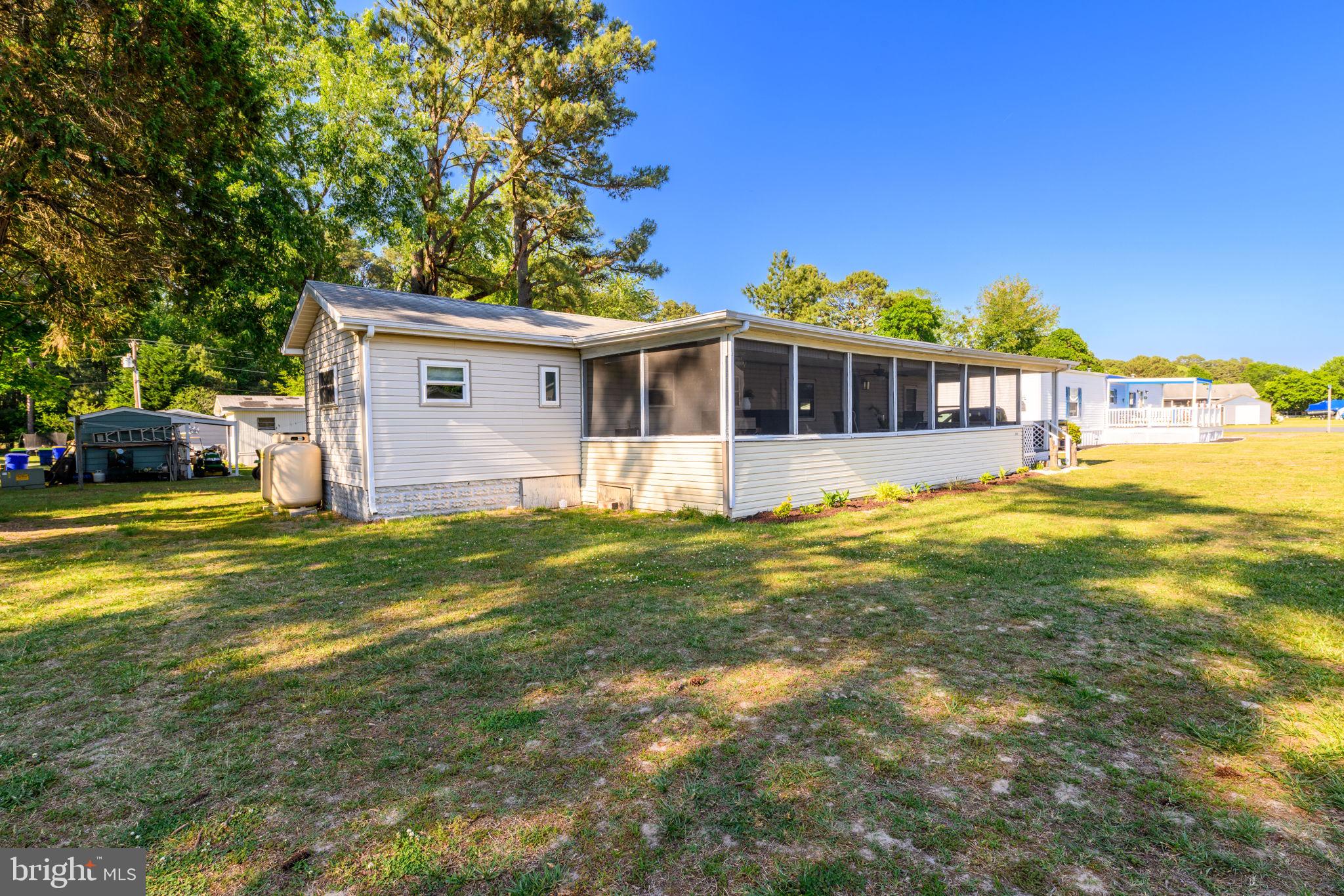 WHITE HOUSE BEACH - Residential