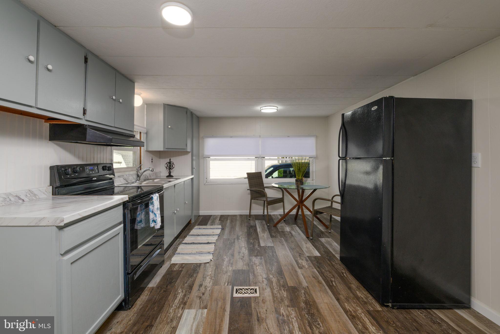 WHITE HOUSE BEACH - Residential
