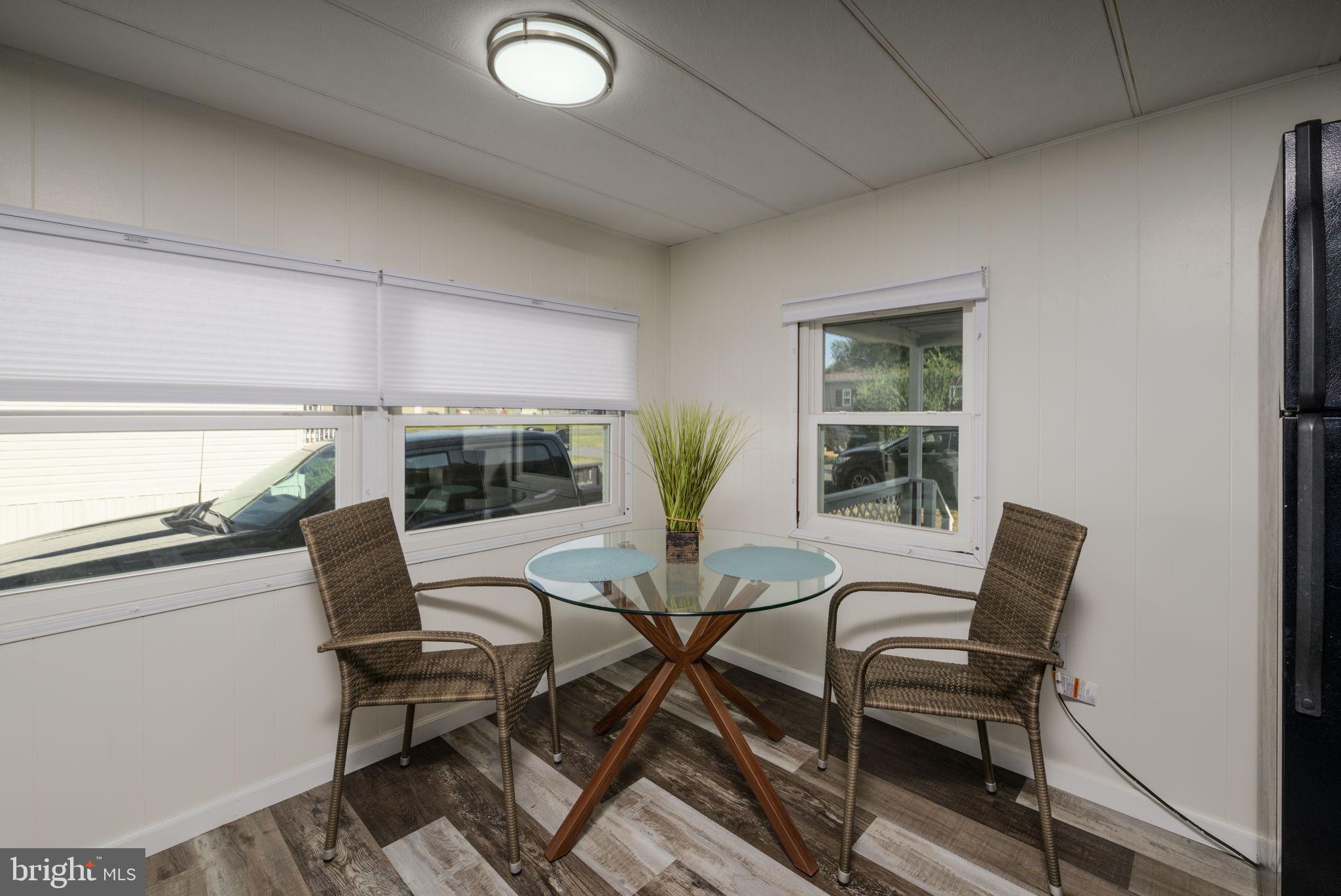 WHITE HOUSE BEACH - Residential