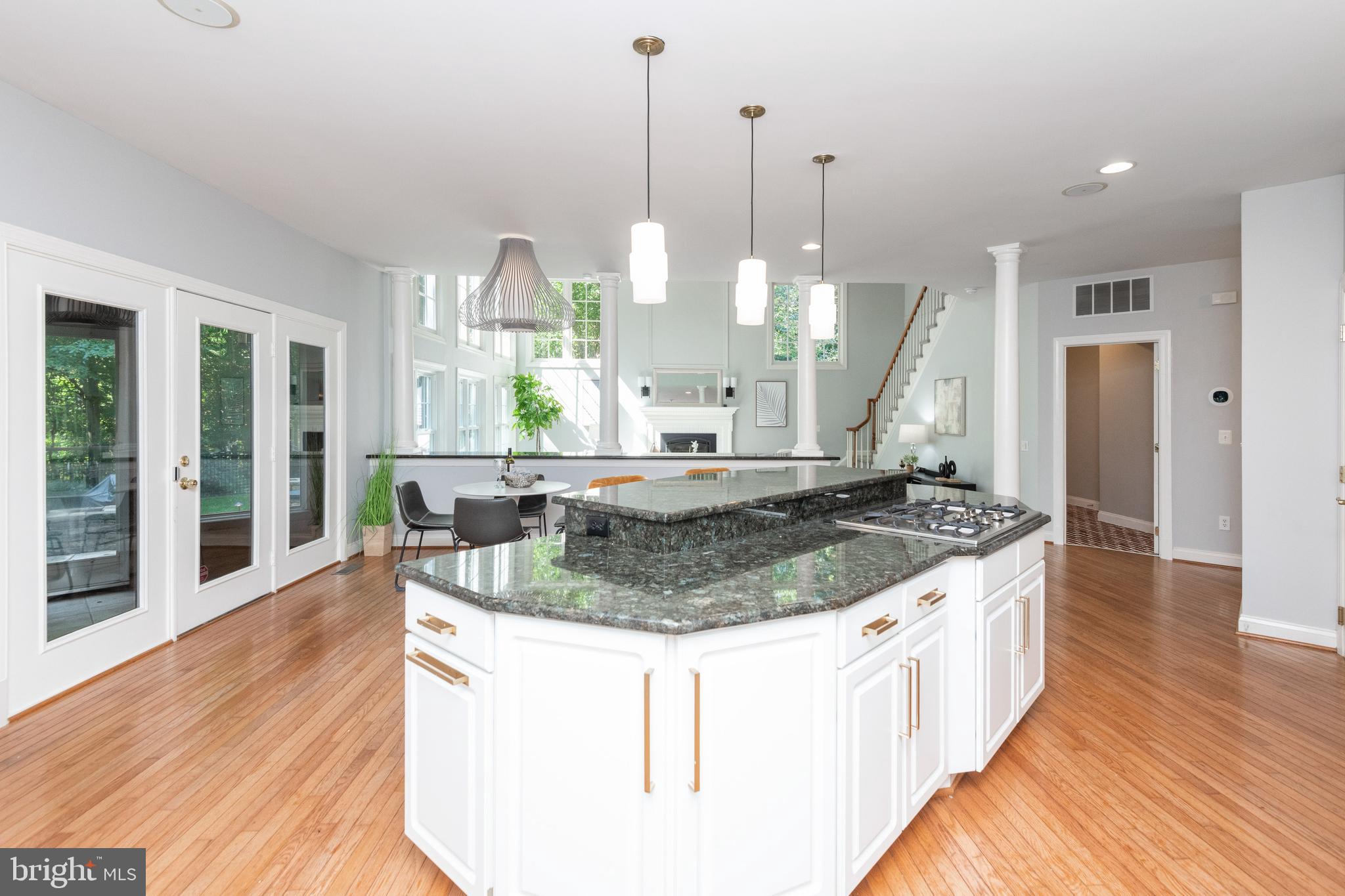 SOUTH RIVER COLONY - Residential