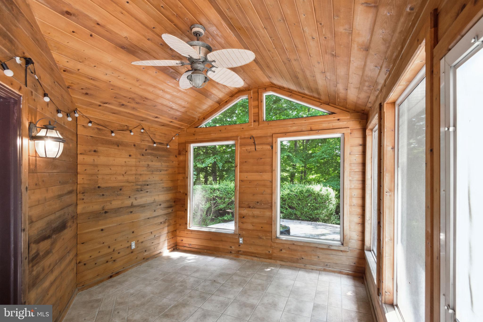 SOUTH RIVER COLONY - Residential