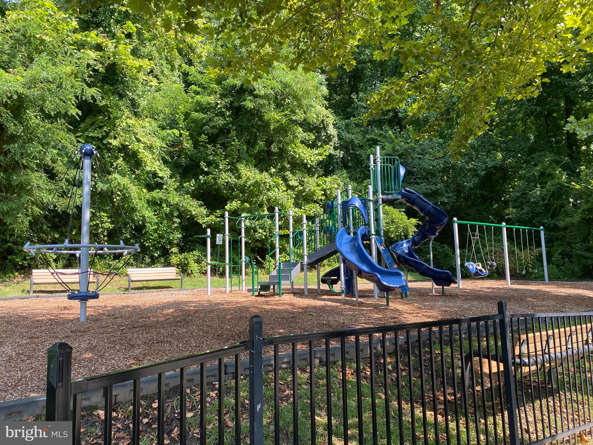 SOUTH RIVER COLONY - Residential