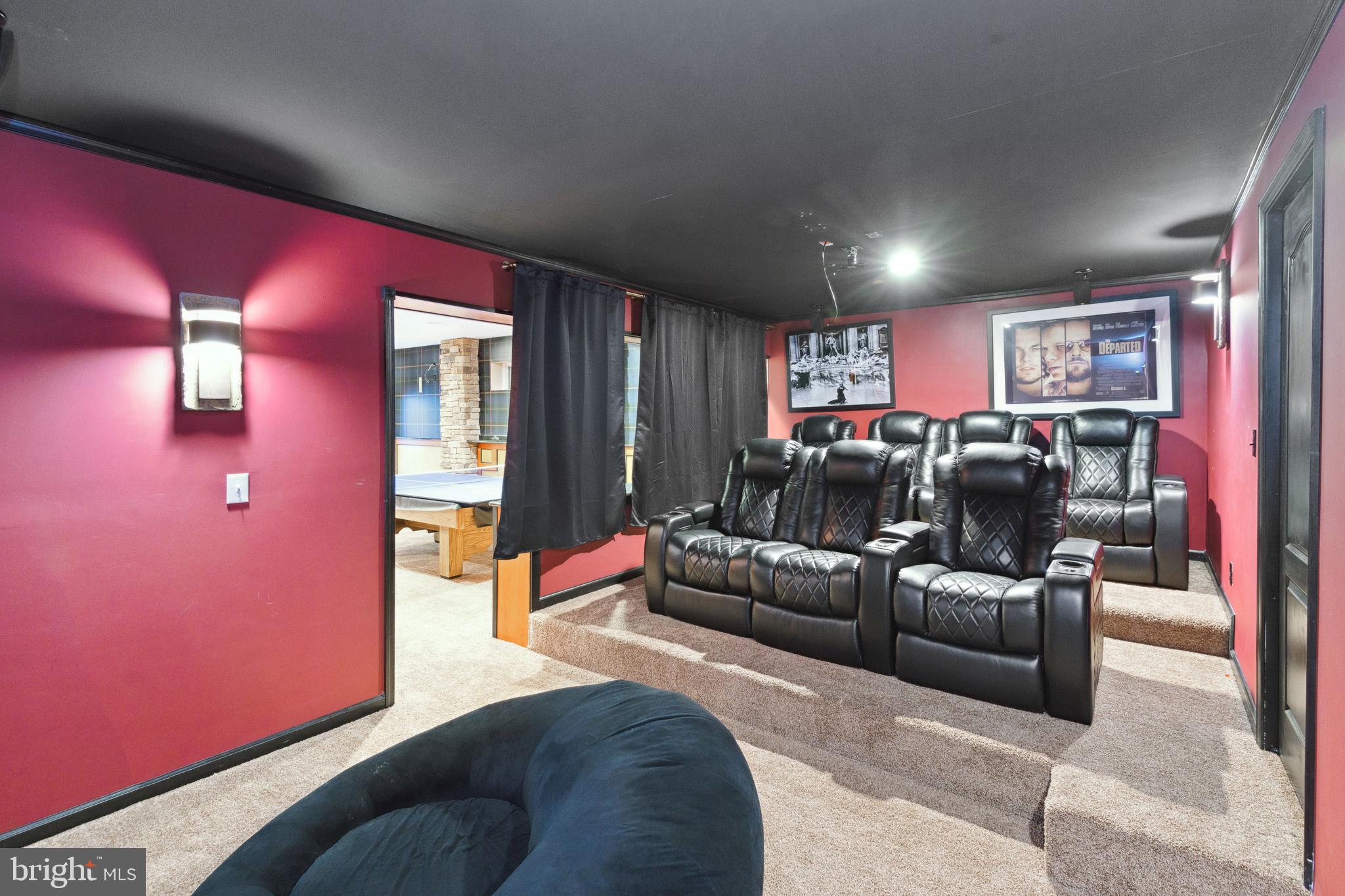 SOUTH RIVER COLONY - Residential