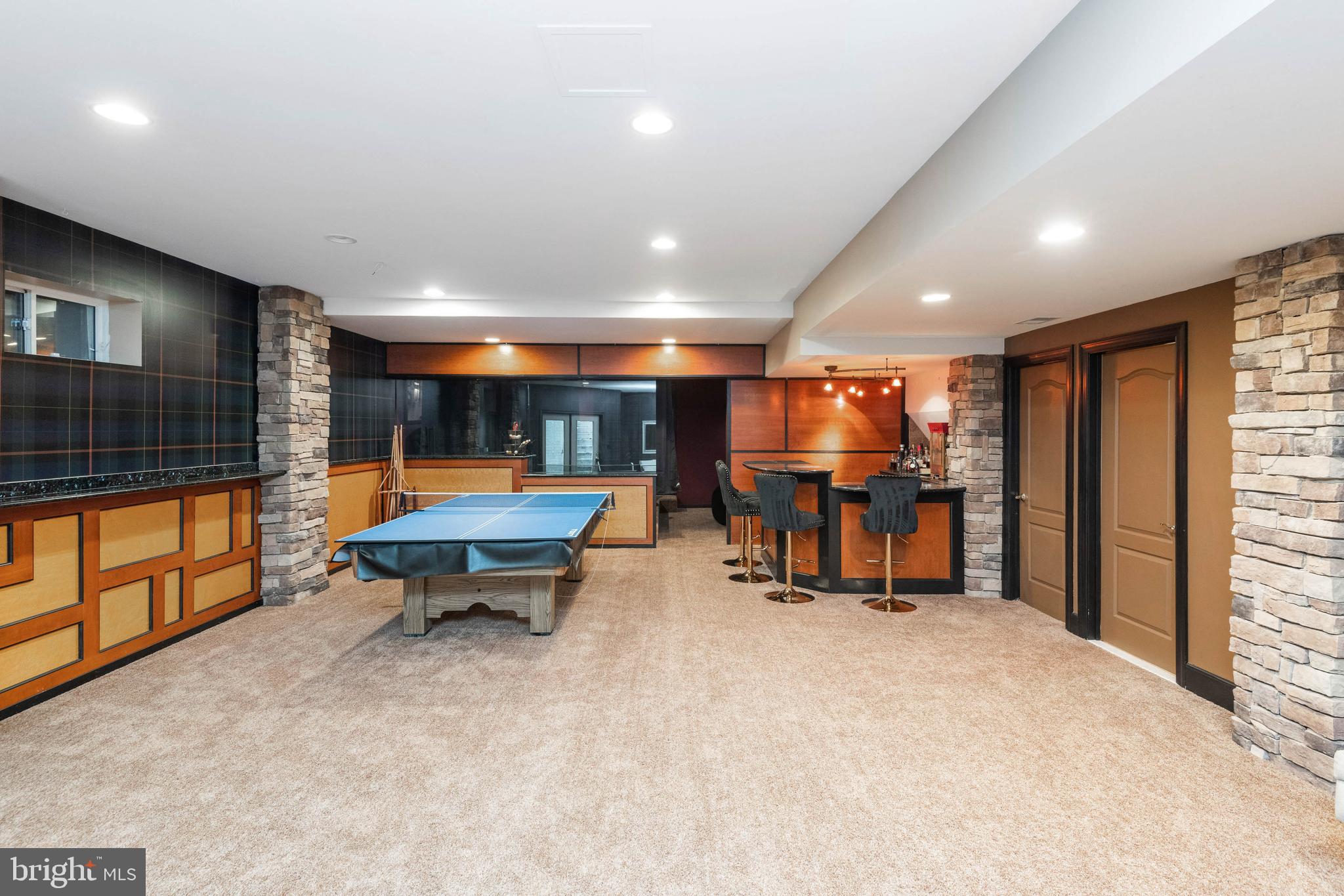 SOUTH RIVER COLONY - Residential