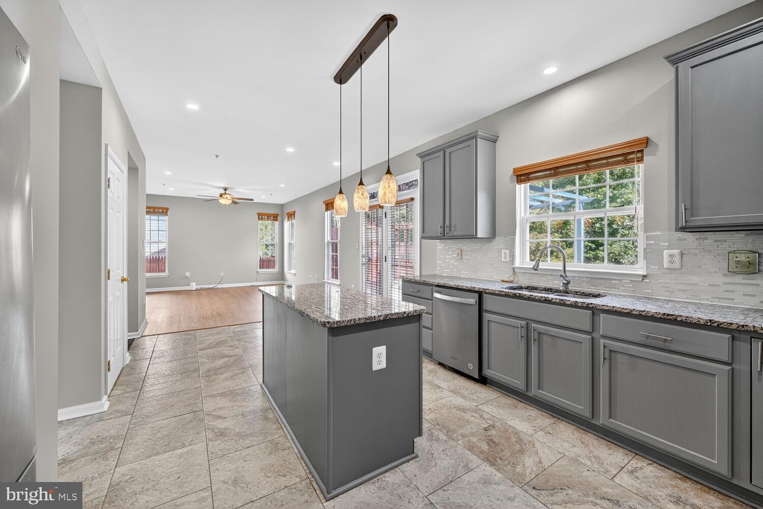 SUMMIT CREEK - Residential Lease