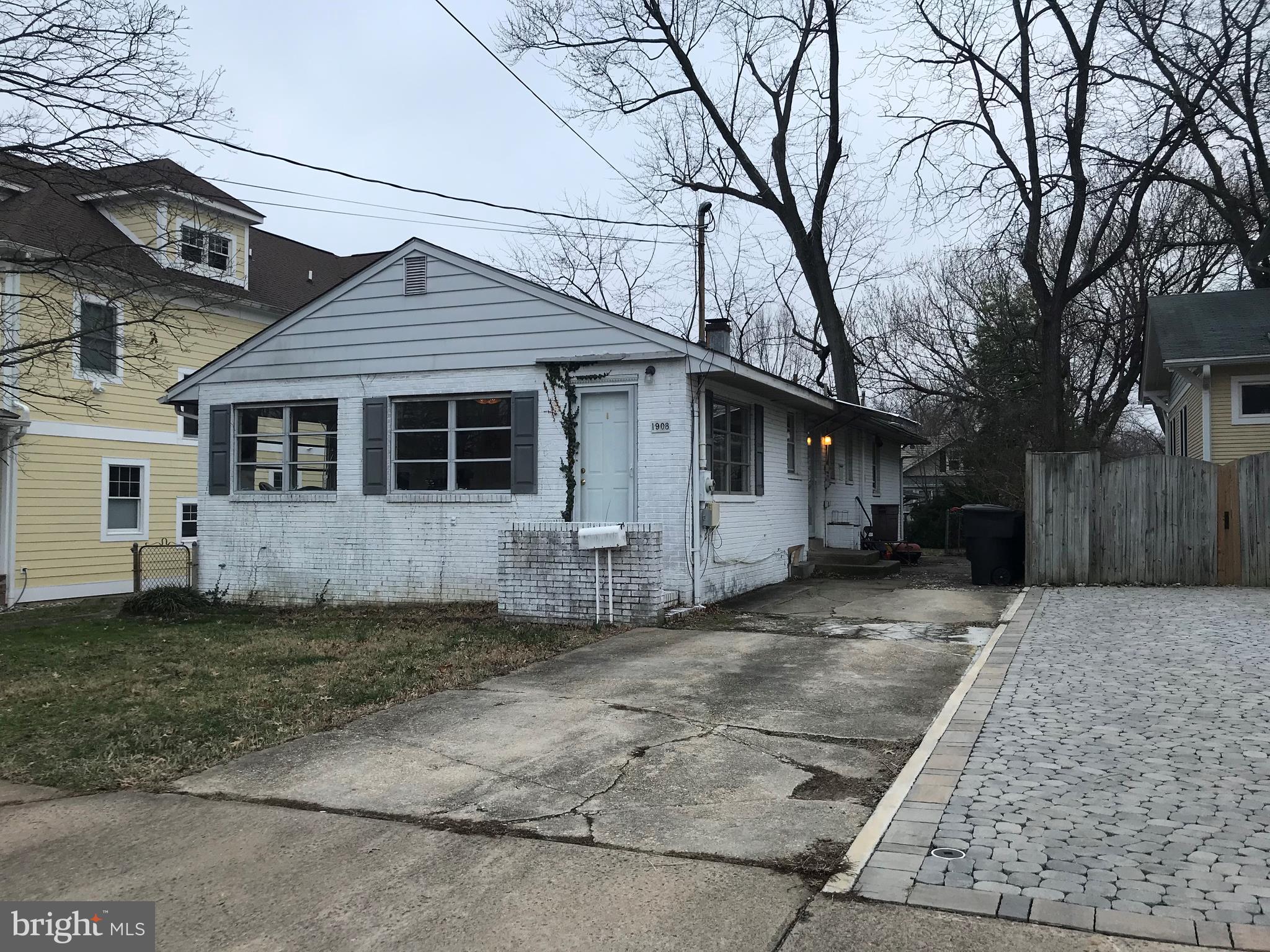 FALLS CHURCH PARK - Residential