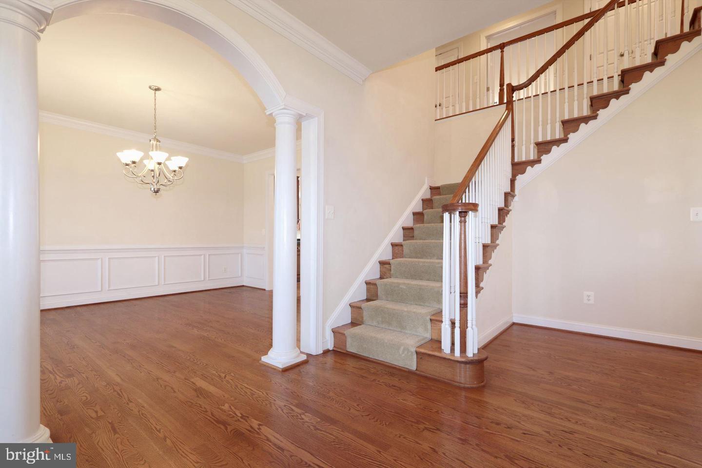 8409 LINK HILLS LOOP