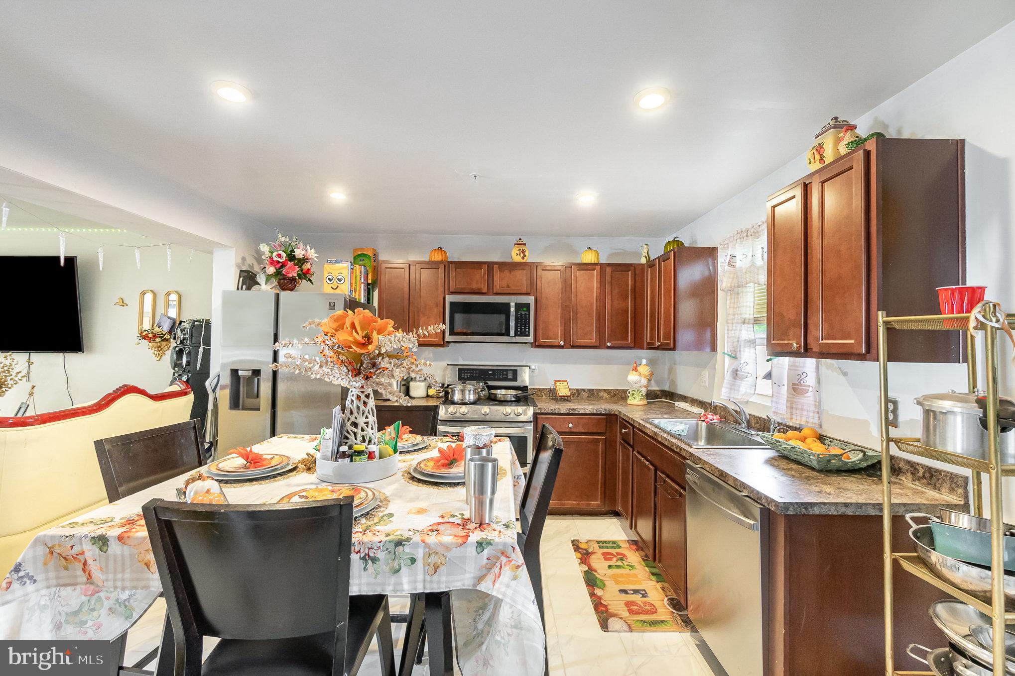 WEST CREEK VILLAGE - Residential