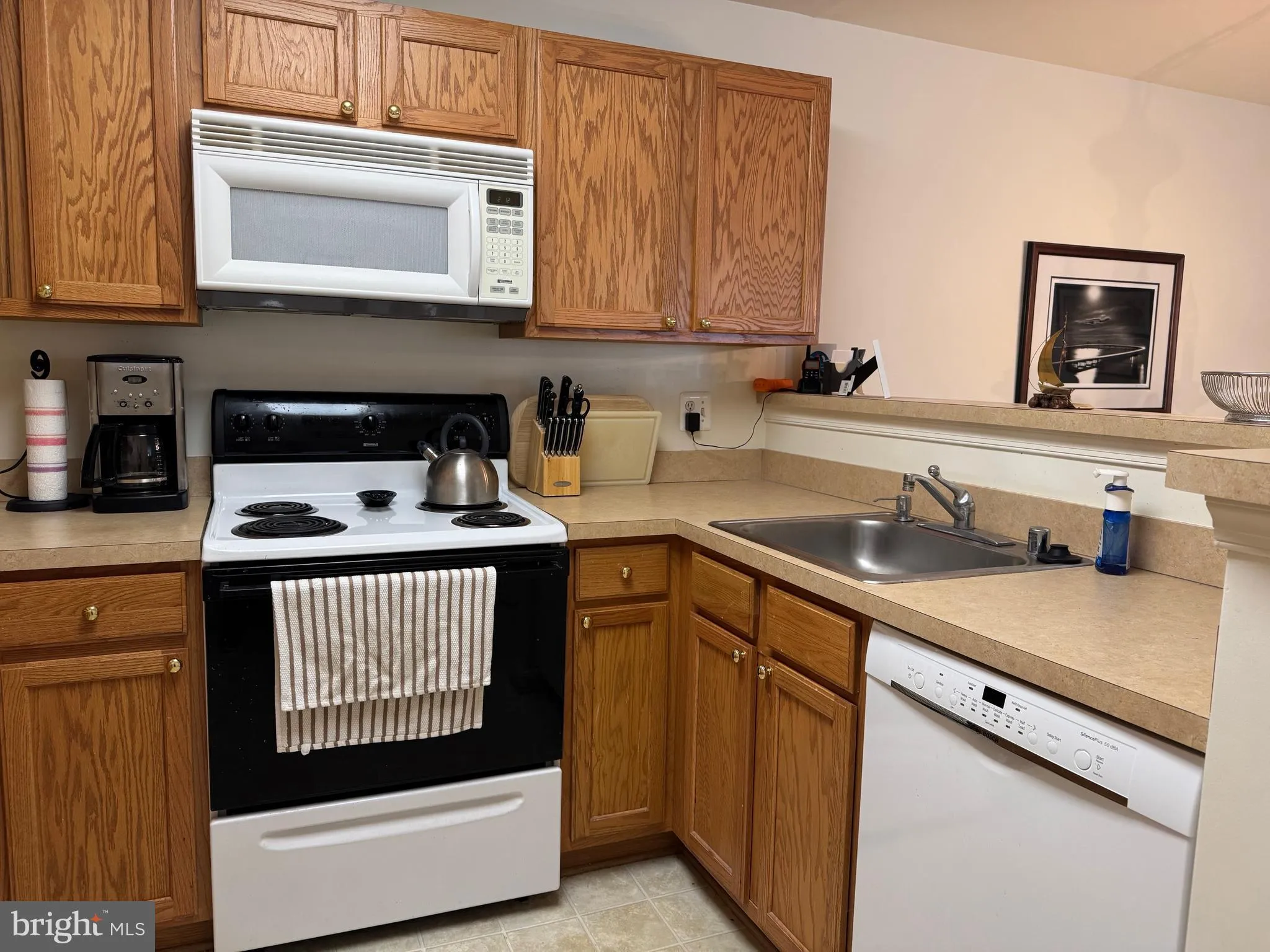 Annapolis, Maryland 21401, United States, 2 Bedrooms Bedrooms, ,2 BathroomsBathrooms,Residential,Active,191931