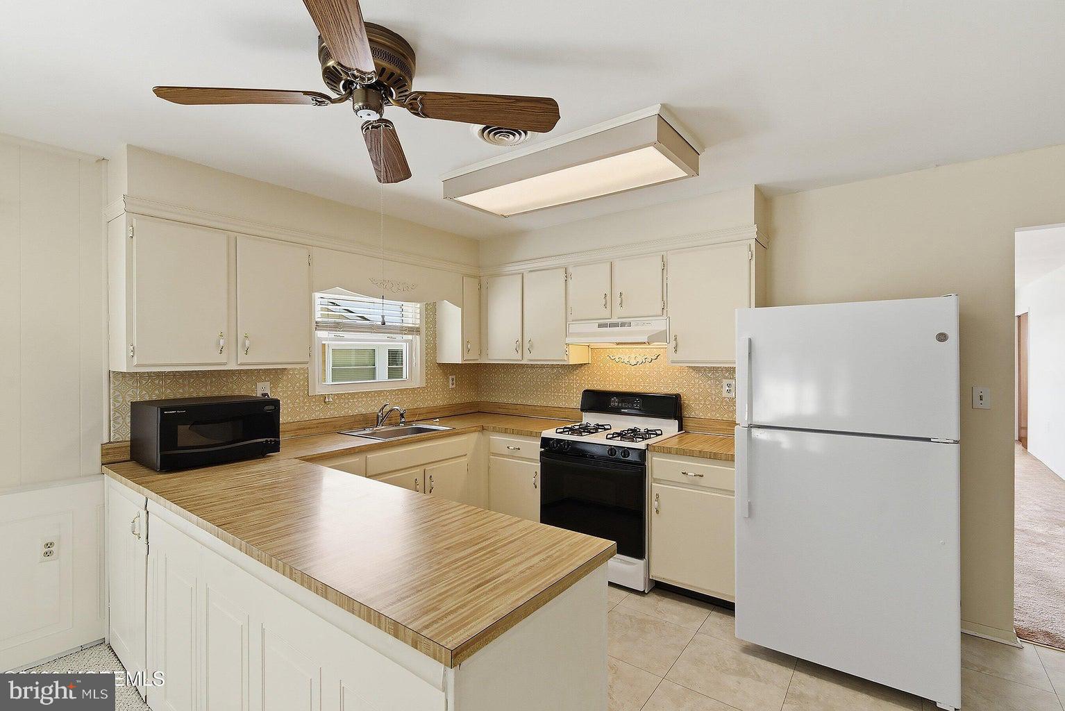 HOLIDAY CITY - WEST - Residential