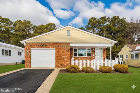 419 Costa Mesa Drive, Toms River, NJ MLS: NJOC2039848