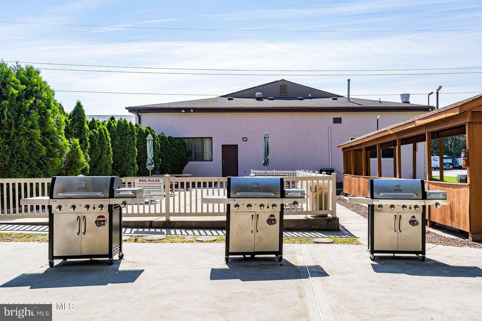 HOLIDAY CITY - WEST - Residential