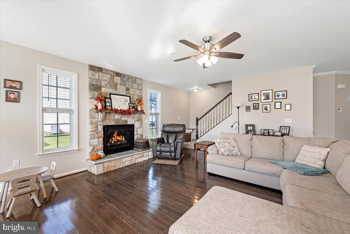 MCCAULEY CROSSING - Residential