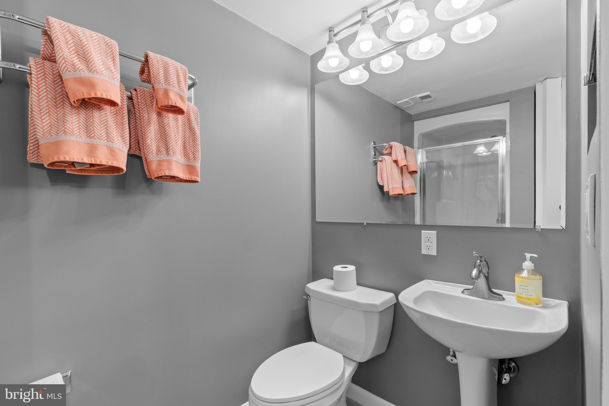 SHAD ROW - Residential Lease