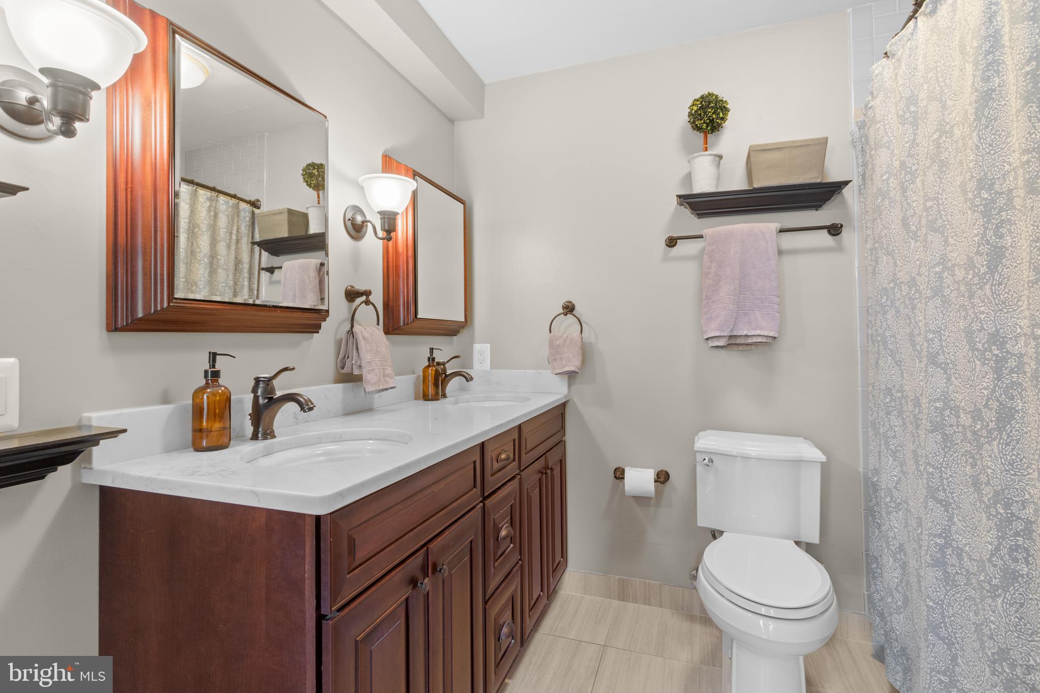 SHAD ROW - Residential Lease