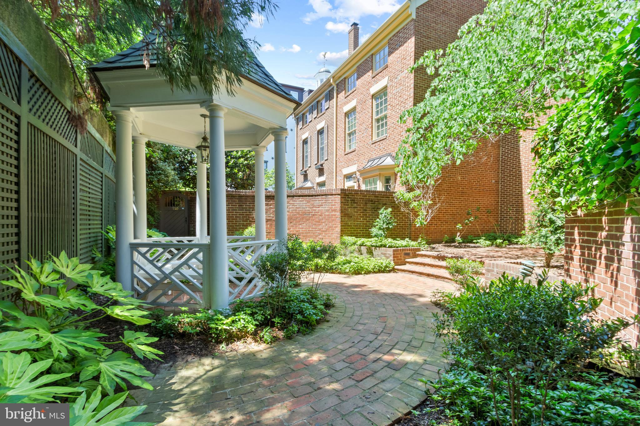 SHAD ROW - Residential Lease