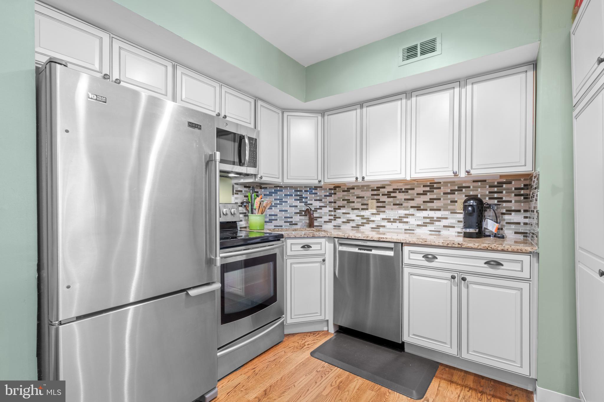 SHAD ROW - Residential Lease