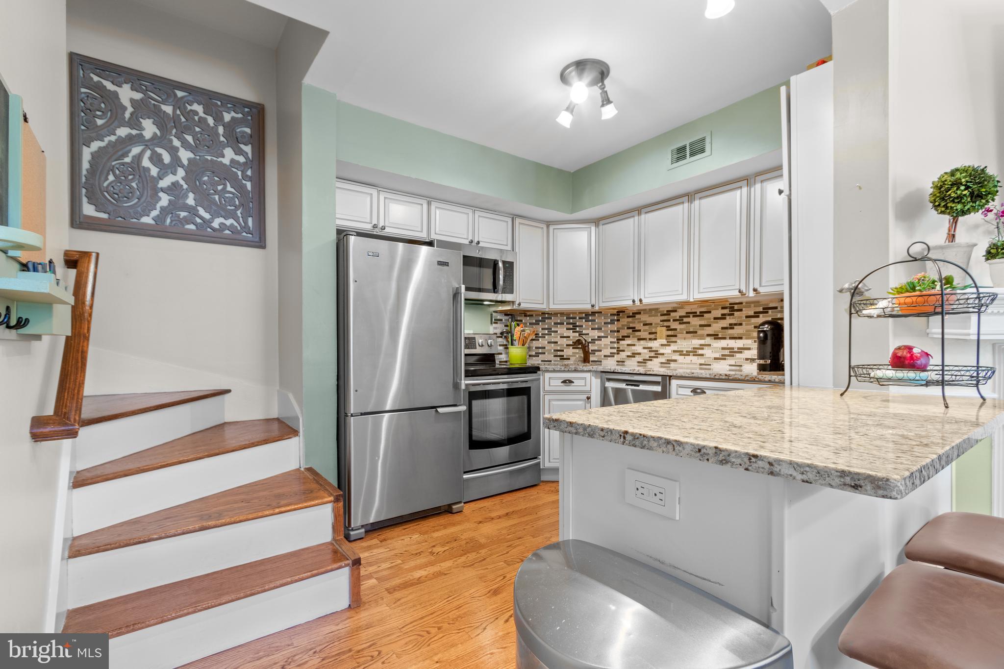 SHAD ROW - Residential Lease