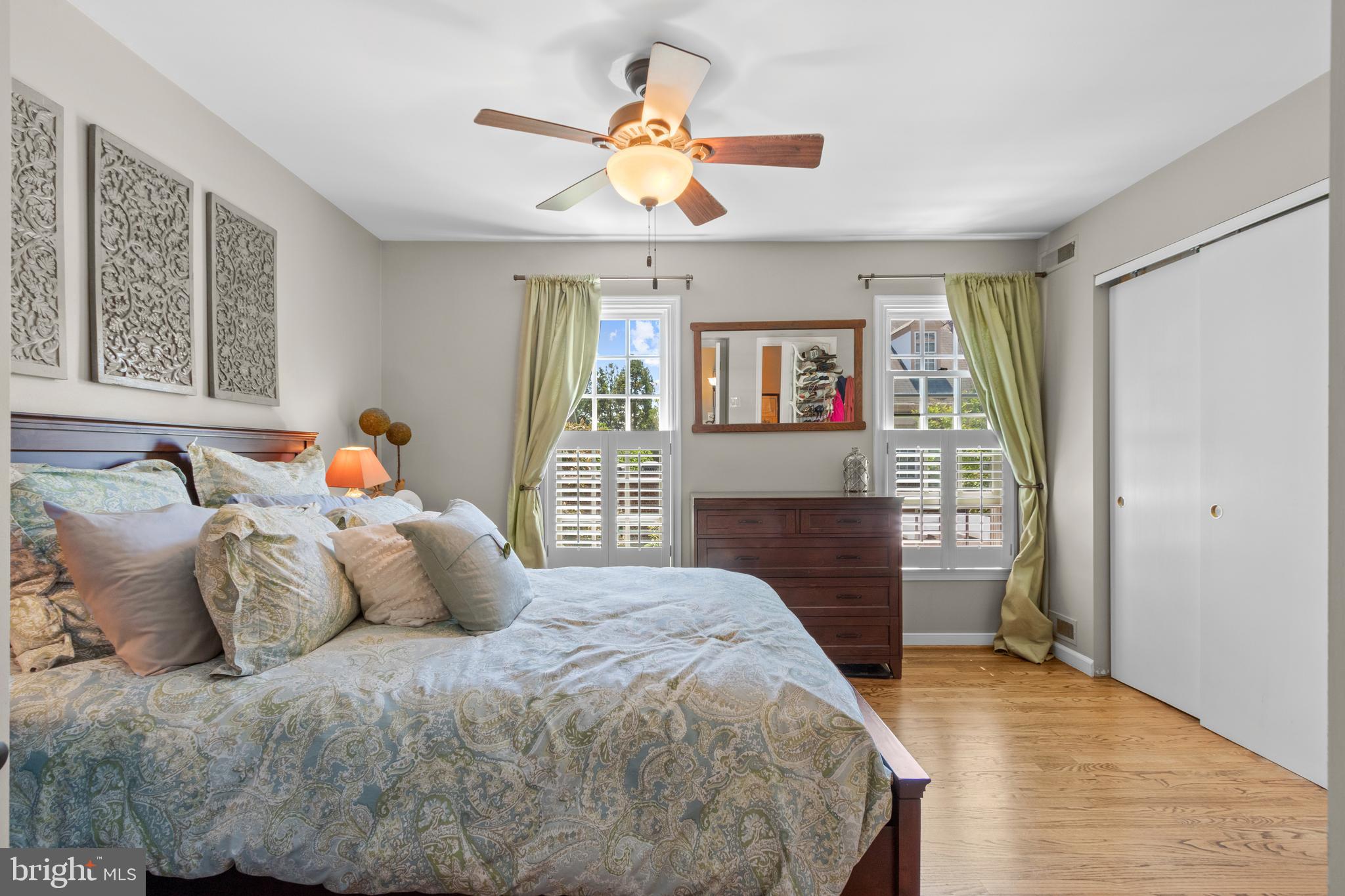 SHAD ROW - Residential Lease