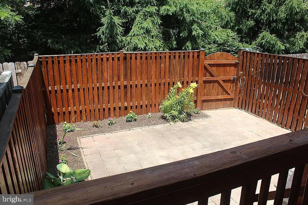 SEVEN OAKS - Residential Lease