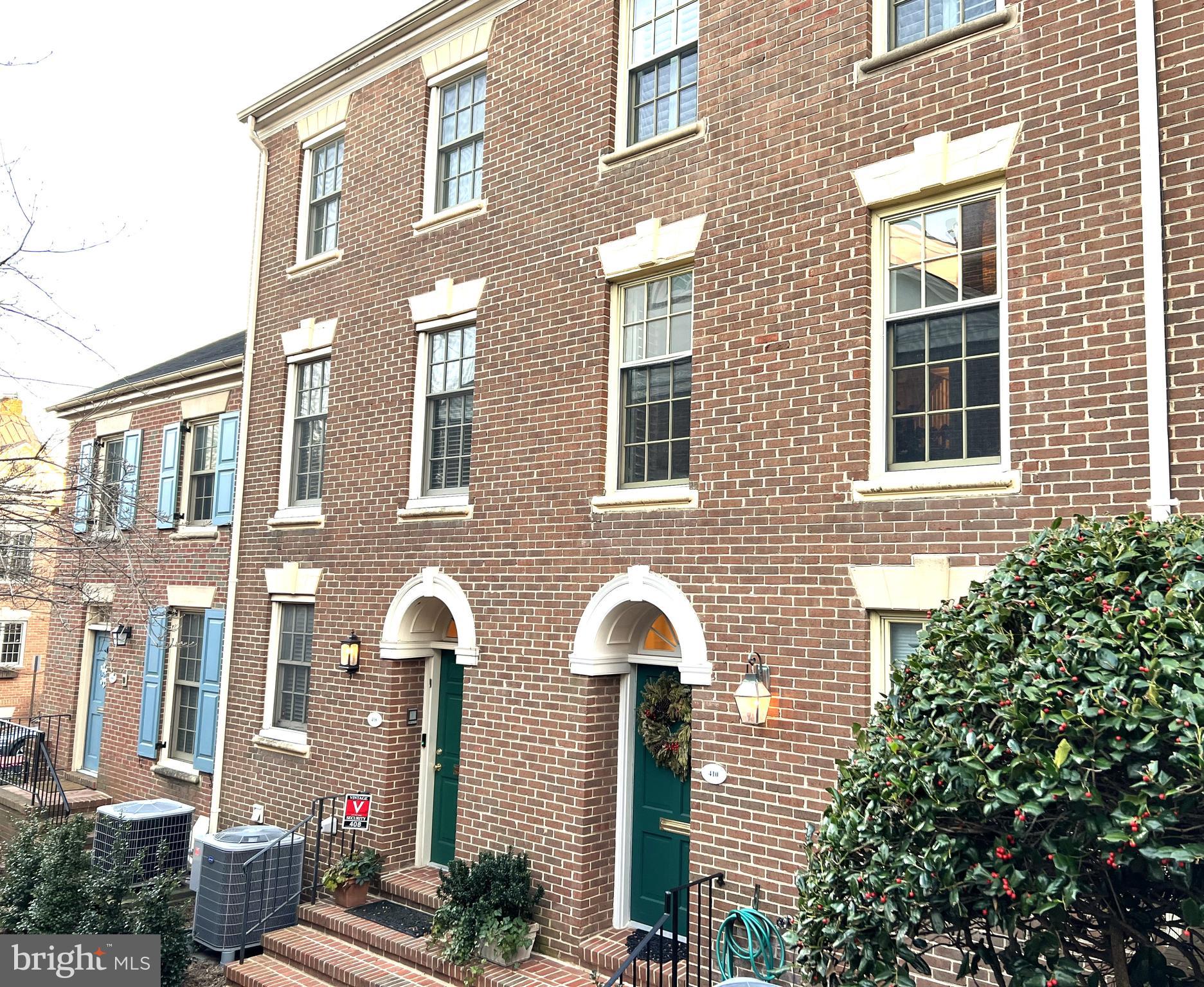 LEE MEWS - Residential