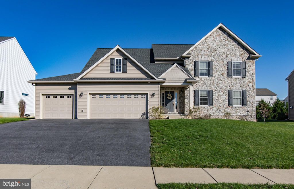 Photo of 632 FROME AVE, LITITZ, PA 17543 (MLS # PALA2028204)