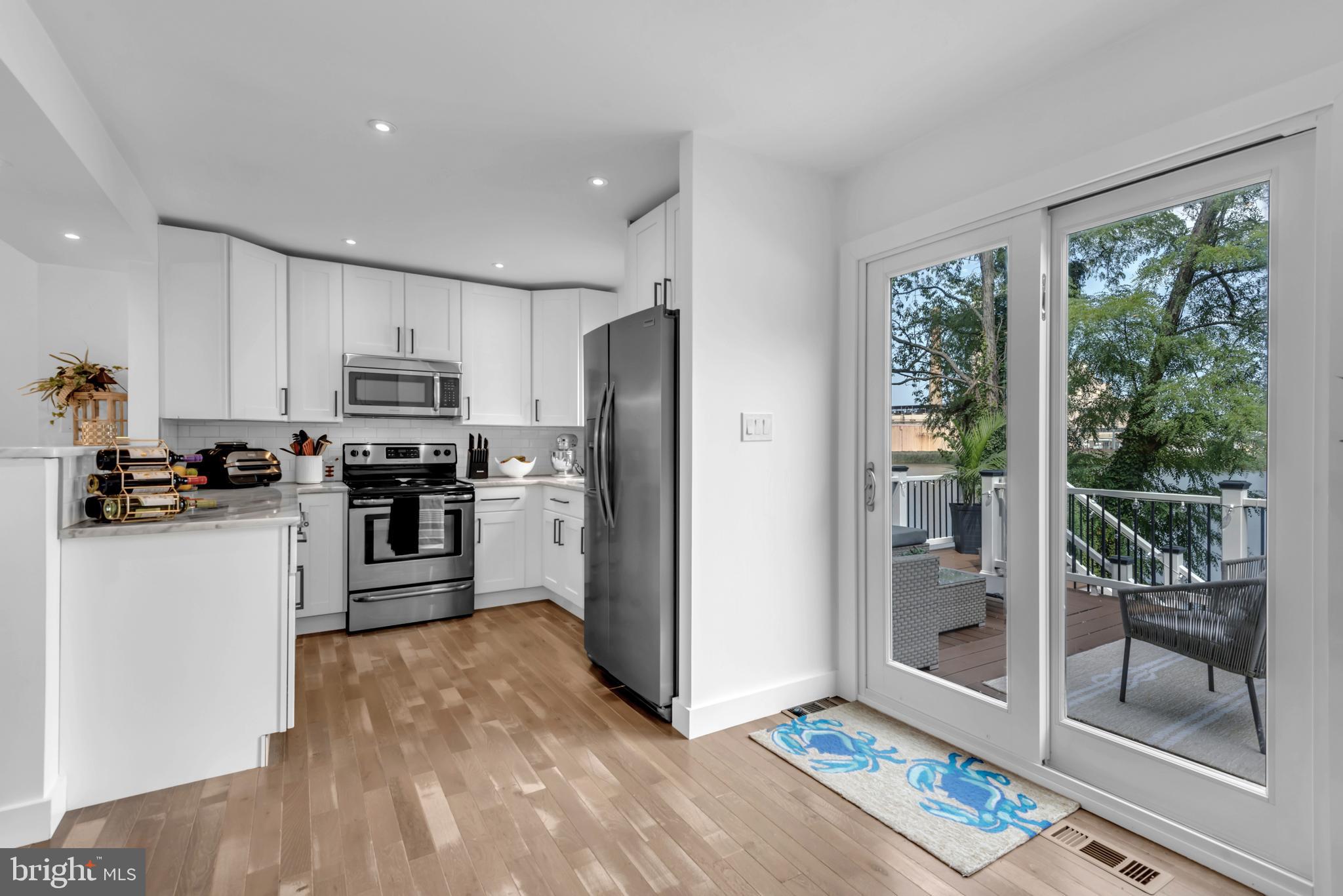 STONEY BEACH - Residential