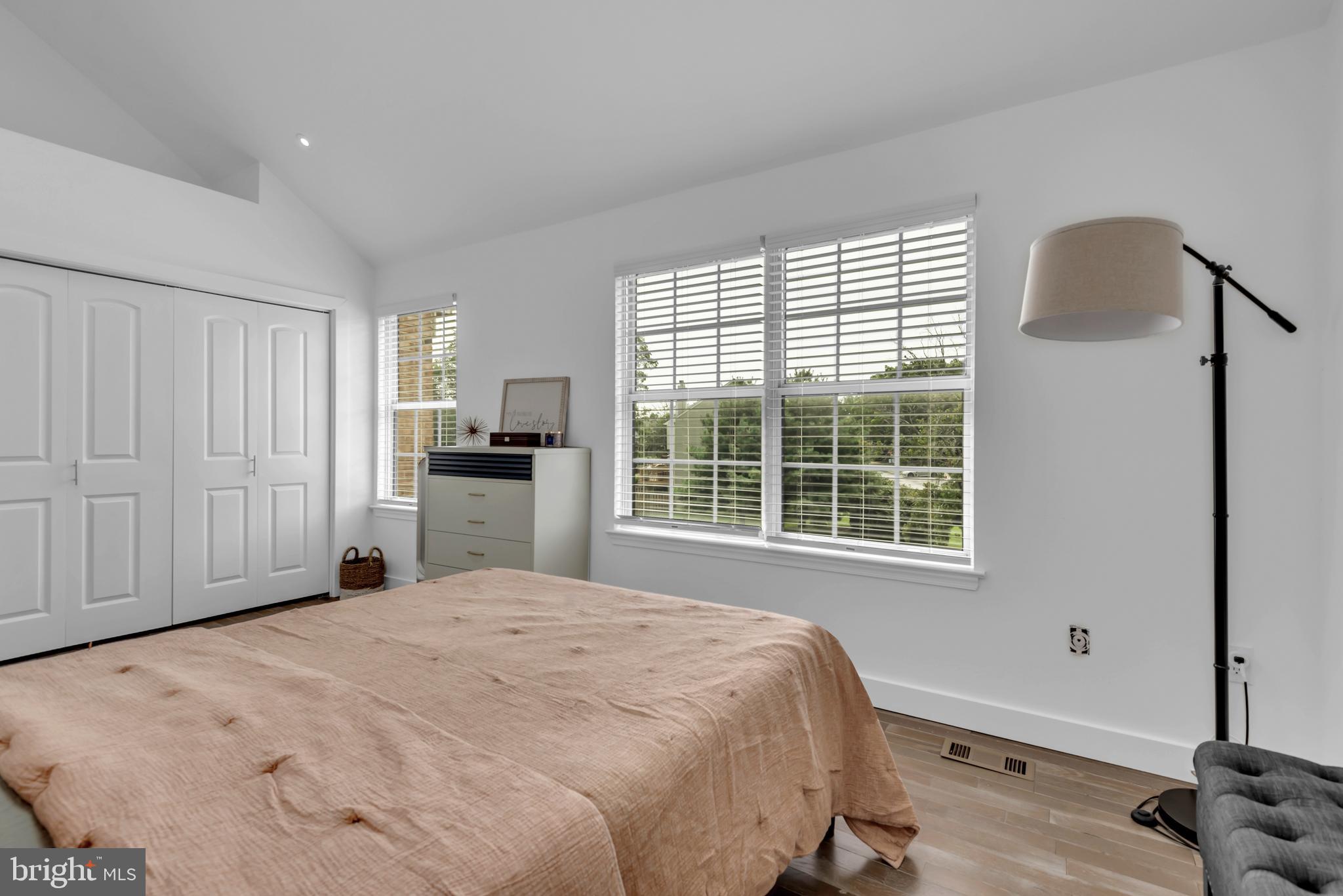 STONEY BEACH - Residential