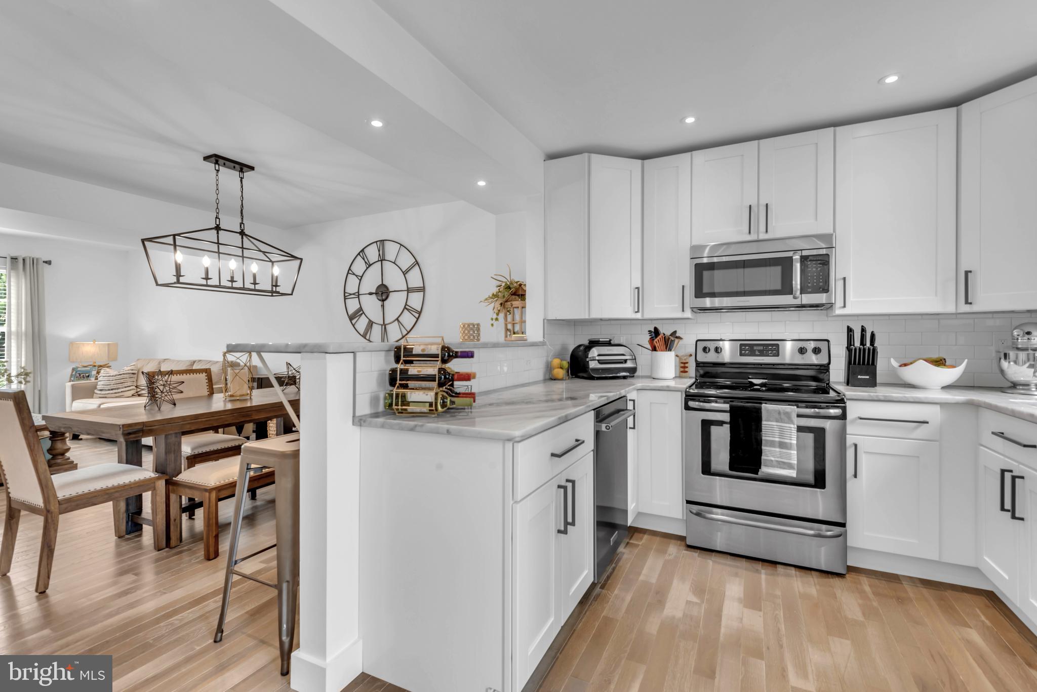 STONEY BEACH - Residential